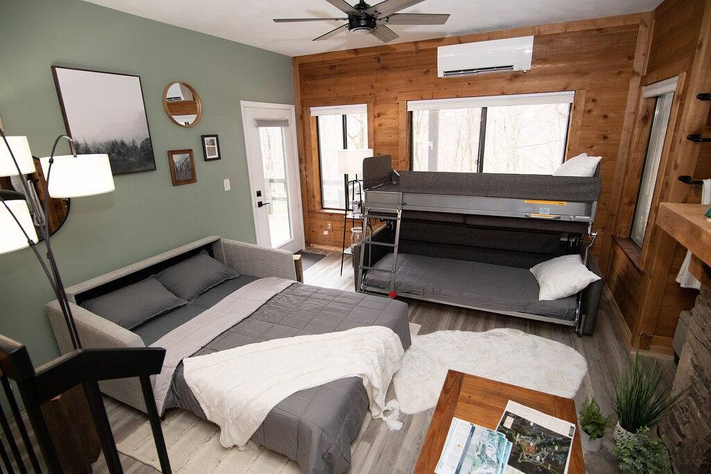 Ganze Wohnung, Slope-Side Ski Locker Included With Stay! Cozy condo with shuttle to the slopes! in Seven Springs, Pennsylvania