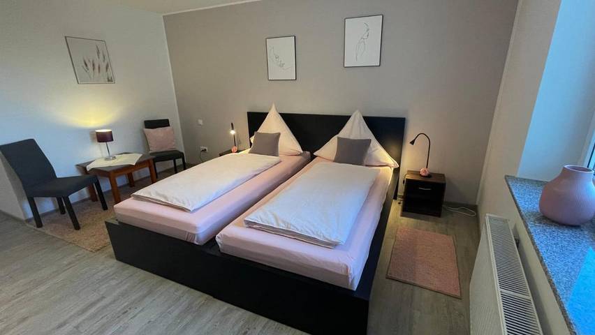 Ferienwohnung für 2 Personen, mit Terrasse und Garten sowie Ausblick
