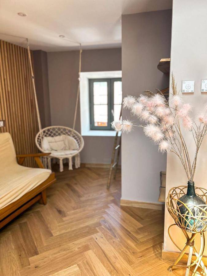 Location de vacances pour 6 personnes, avec terrasse, animaux acceptés à Chaudes-Aigues - 4