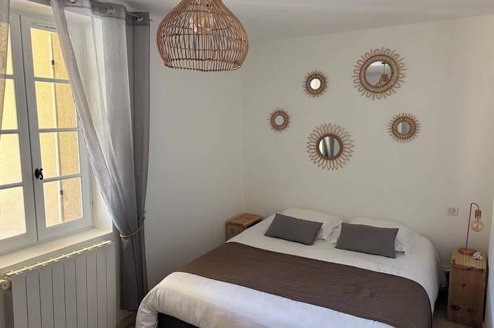 Location de vacances pour 6 personnes, avec jardin à Nojals-et-Clotte - 2