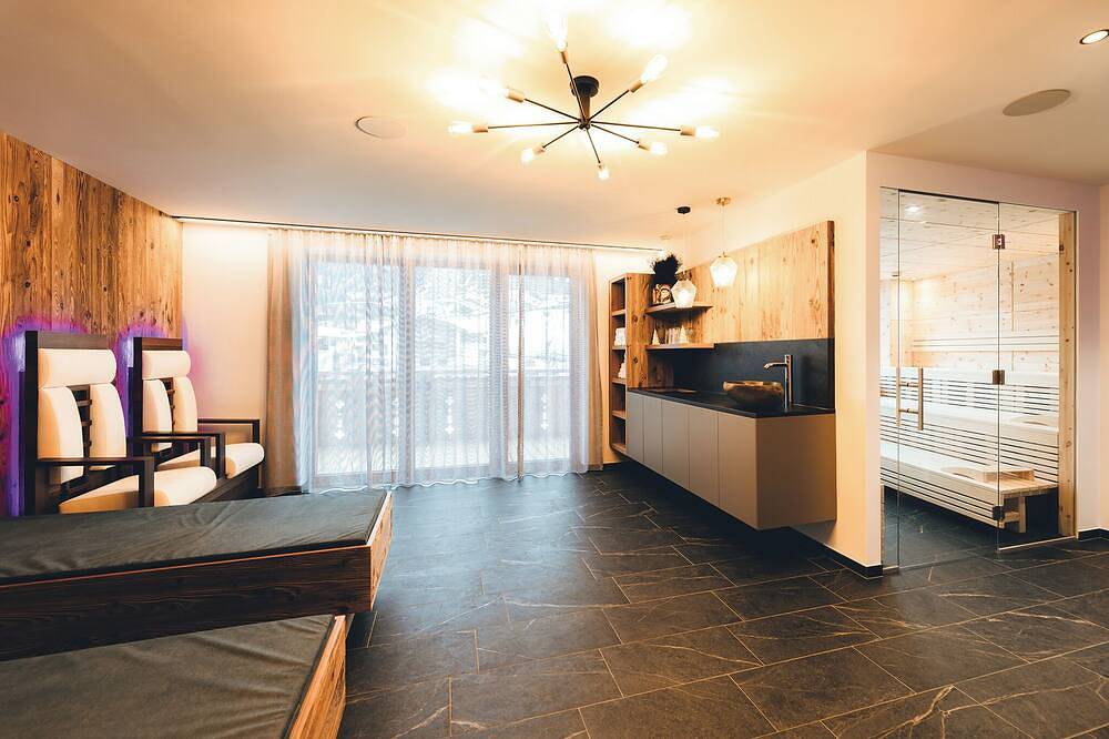 Ganze Wohnung, Burgstadl Aparthotel & Restaurant - Ferienwohnung mit Bergblick in Ladis, Serfaus-Fiss-Ladis