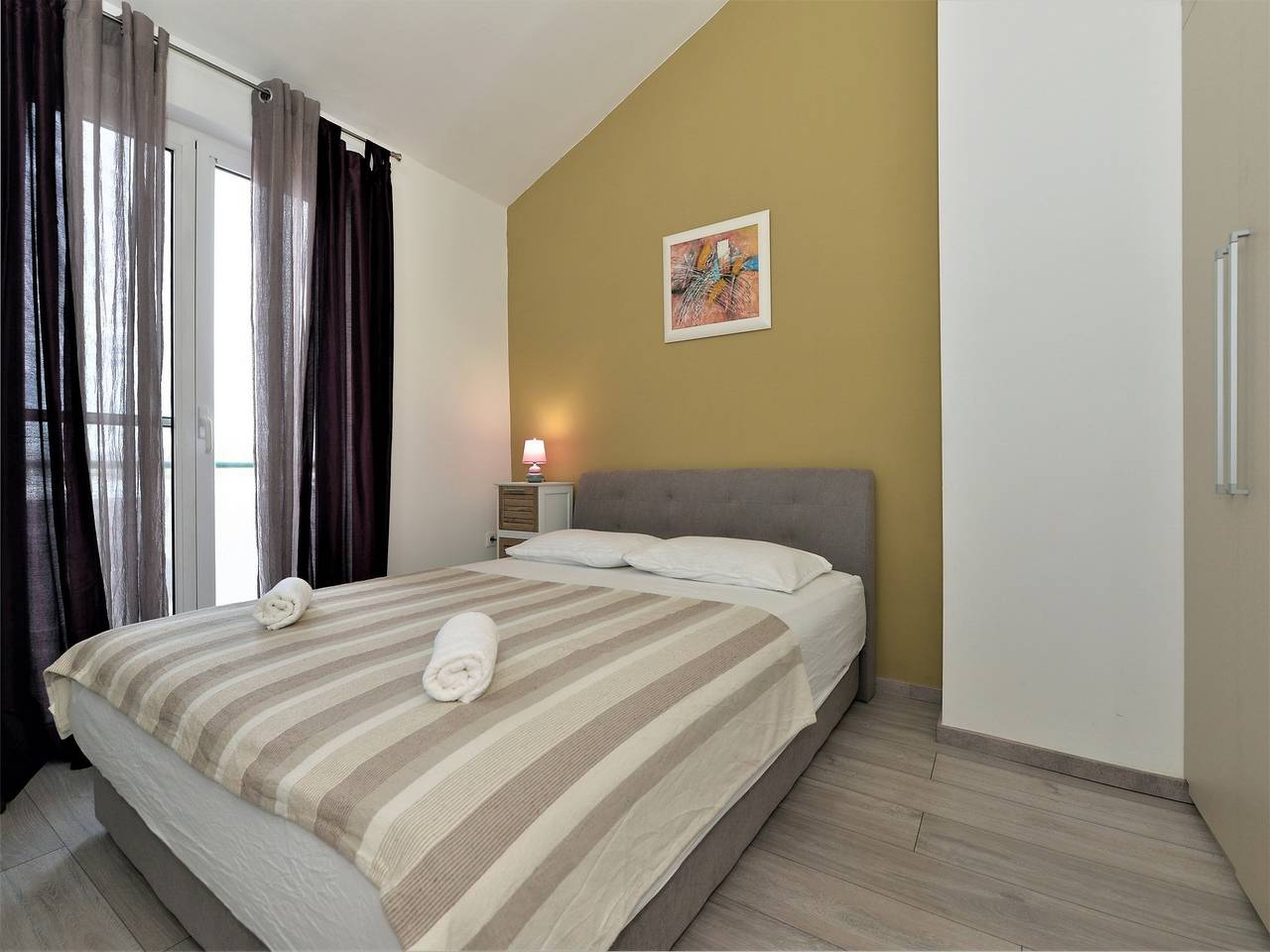 Ganze Wohnung, Ferienwohnung für 2 Personen mit Meerblick in Općina Murter-Kornati, Murter