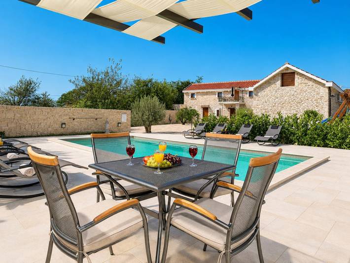 Villa für 8 Personen, mit Balkon und Terrasse sowie Garten in Zadar - 3