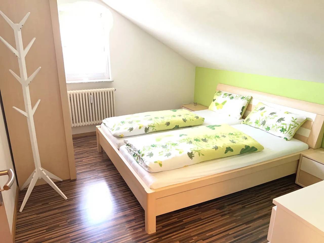 Ganze Wohnung, Apartment 'Schoeni' mit Balkon, Wlan und Klimaanlage in Sasbach am Kaiserstuhl, Kaiserstuhl