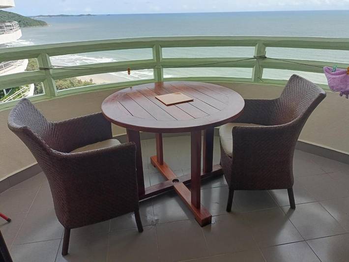 Appartement de vacances pour 2 personnes, avec piscine ainsi que terrasse et vue