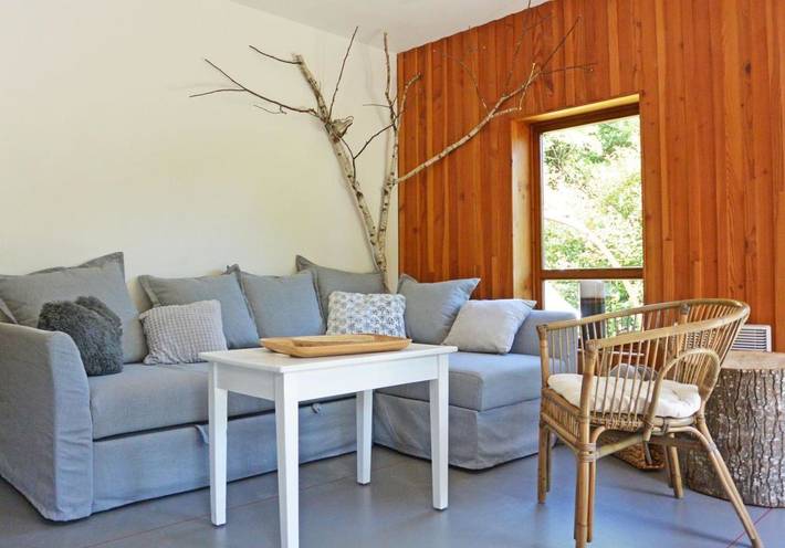 Gîte pour 6 personnes, avec Terrasse et Jacuzzi ainsi que Jardin et Sauna à Alzon