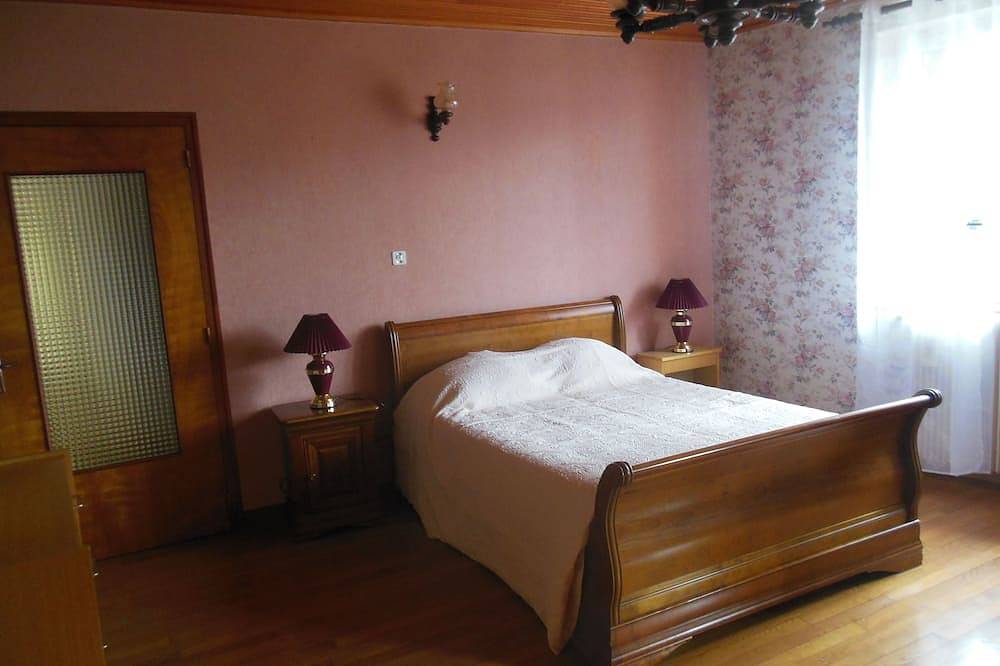 Maison T3 avec terrasse et balcon in Dortan, Nantua