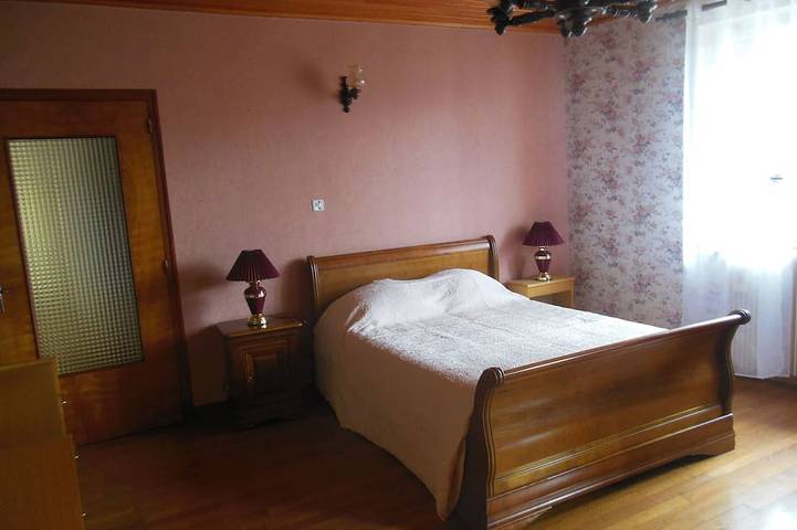 Location de vacances pour 5 personnes, avec balcon ainsi que jardin et jacuzzi dans Dortan - 3