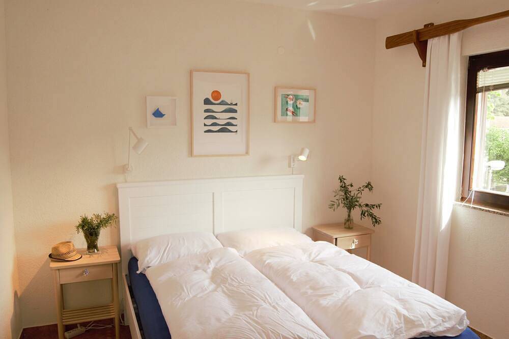 Appartement entier, 300 meters to the beach, with sea view and garden in Biograd na Moru, Région de Zadar