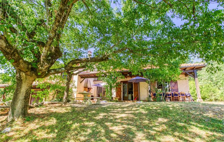 Maison de vacances pour 10 personnes, avec terrasse ainsi que jardin et piscine