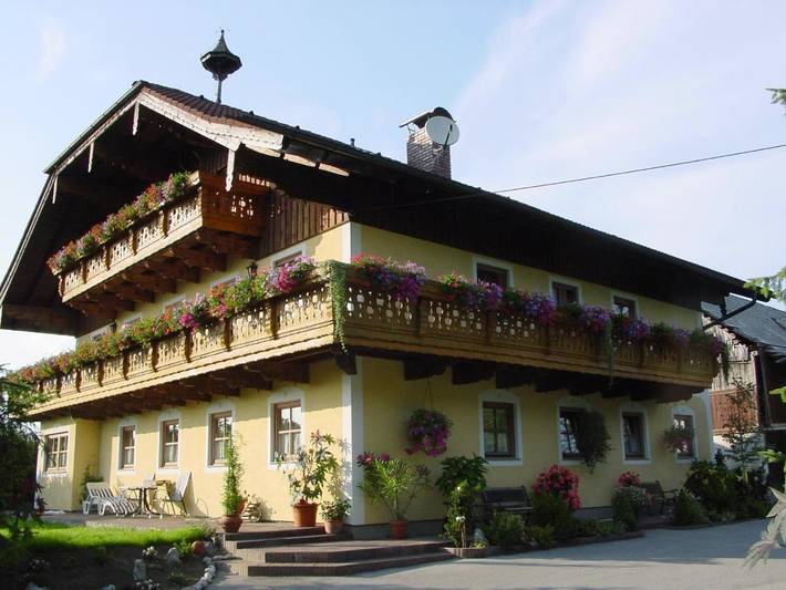 BnB für 2 Personen, mit Balkon und Terrasse sowie Garten und Ausblick in Salzburg