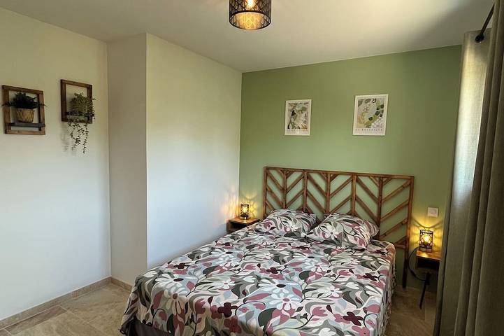 Gîte pour 3 personnes, avec balcon et piscine à Sanilhac-Sagriès - 4