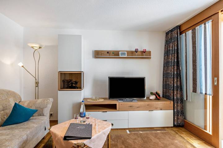Apartamento entero, Apartamento con invernadero, 3Weltencard, terraza y wifi cerca de Solemar in Bad Dürrheim, Selva Negra Central