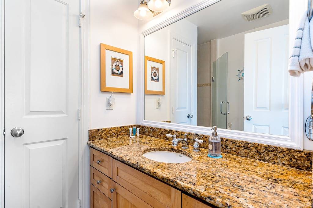 Coral Lagoon Waterfront Villa # 2 / Bestbewertetes Resort mit 3 Schlafzimmern und 2. 5 Bädern in Marathon, Monroe County