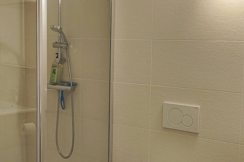 Chevalier Guiral - Chambre Double avec Salle de Bains Privative in Pompignan, Région du Vigan