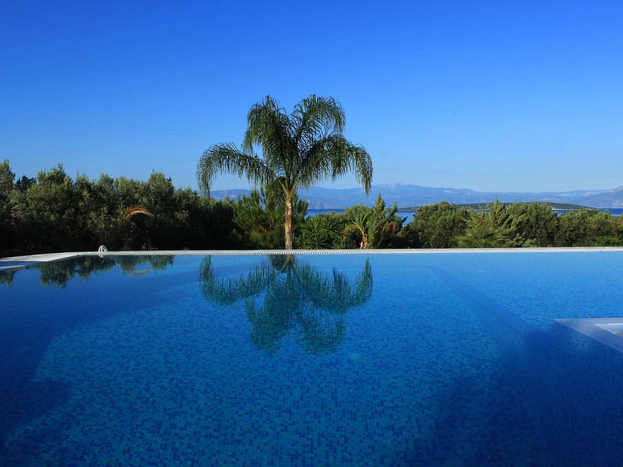 Anwesen "Villa Livadia" mit Infinity-Pool in Argolis