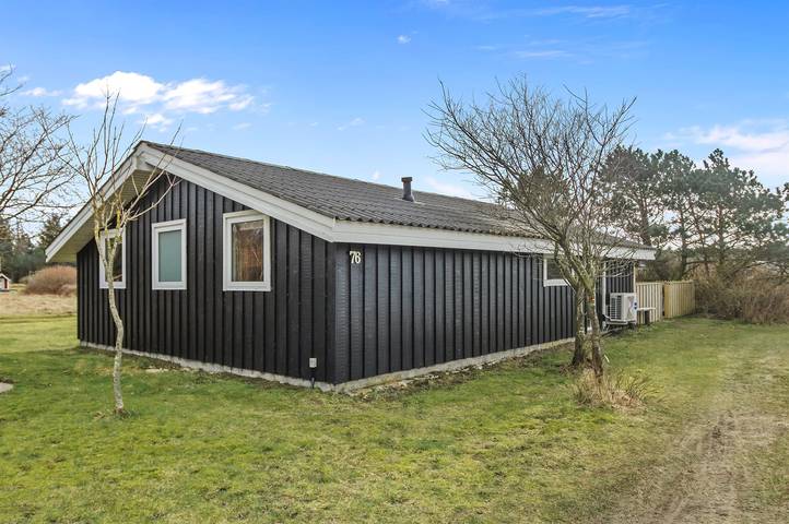 Beautiful home in Vejers Strand w/ Wifi and 2 Bedrooms in Vejers Strand, Varde