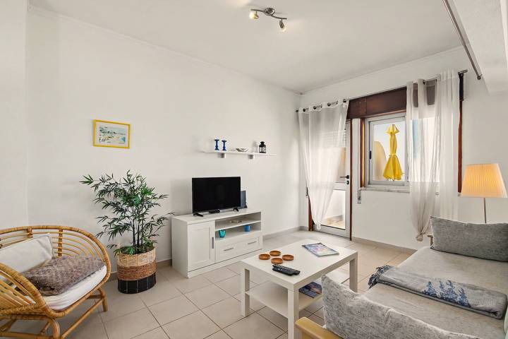 Ferienhaus 'T1 mit Terrasse direkt am Strand' mit Meerblick, Balkon und Wlan in Cavacos, Quarteira