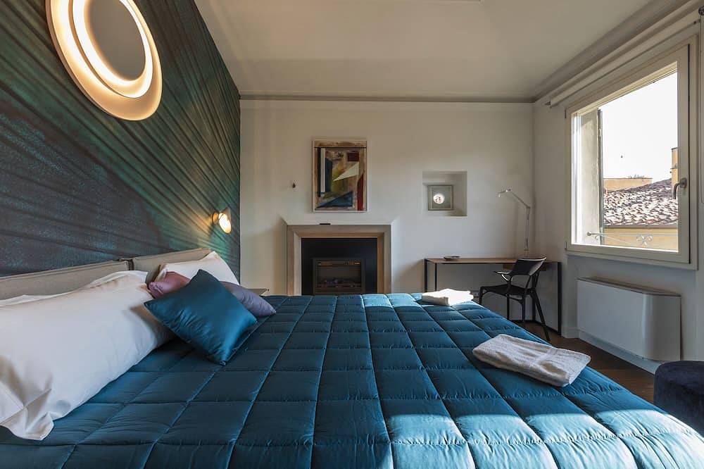 Luxury Guesthouse • Room Pitti • Le Residenze a Firenze in Florence city center, Florence