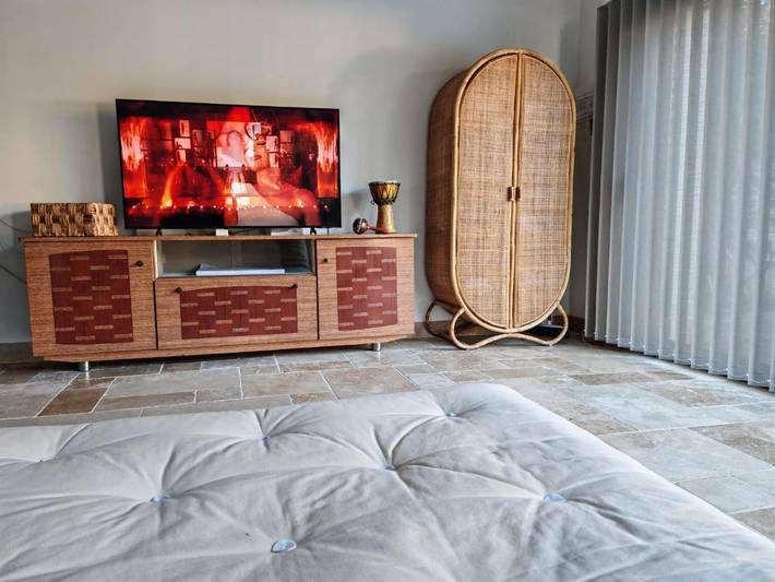 Gîte pour 2 personnes, avec piscine ainsi que jardin et vue à Sussargues - 4