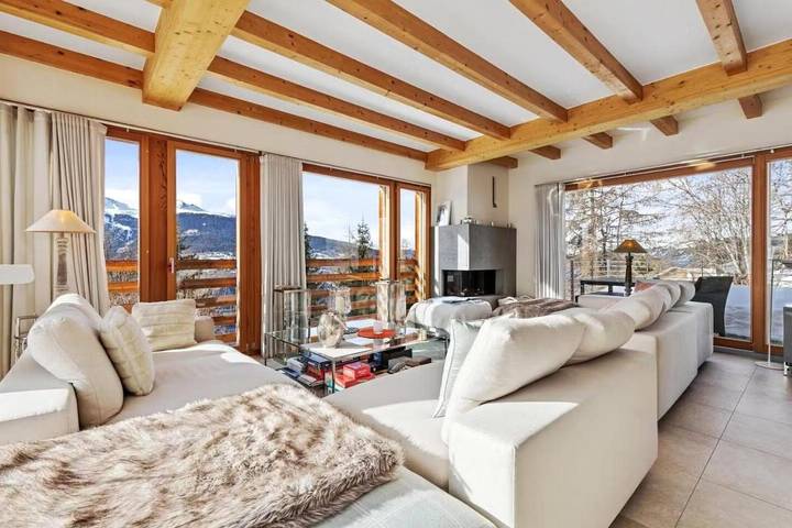 Chambre d’hôte pour 10 personnes, avec Balcon ainsi que Terrasse et Vue à Courchevel