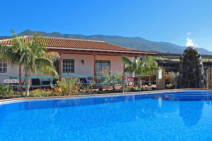 Bungalow für 2 Personen, mit Garten und Terrasse sowie Pool auf La Palma