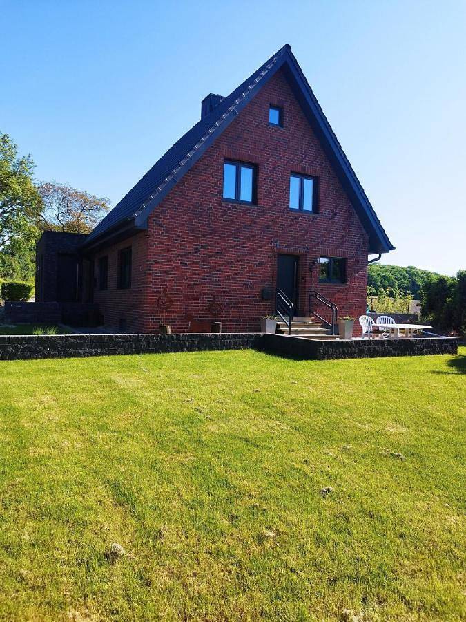 Ferienwohnung für 2 Personen, mit Terrasse und Garten sowie Ausblick