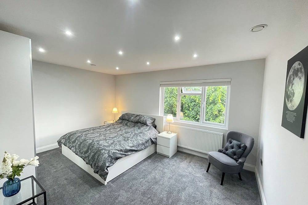 Ganze Wohnung, Newly Built Spacious 1 Bedroom Apartment in Redbridge, London