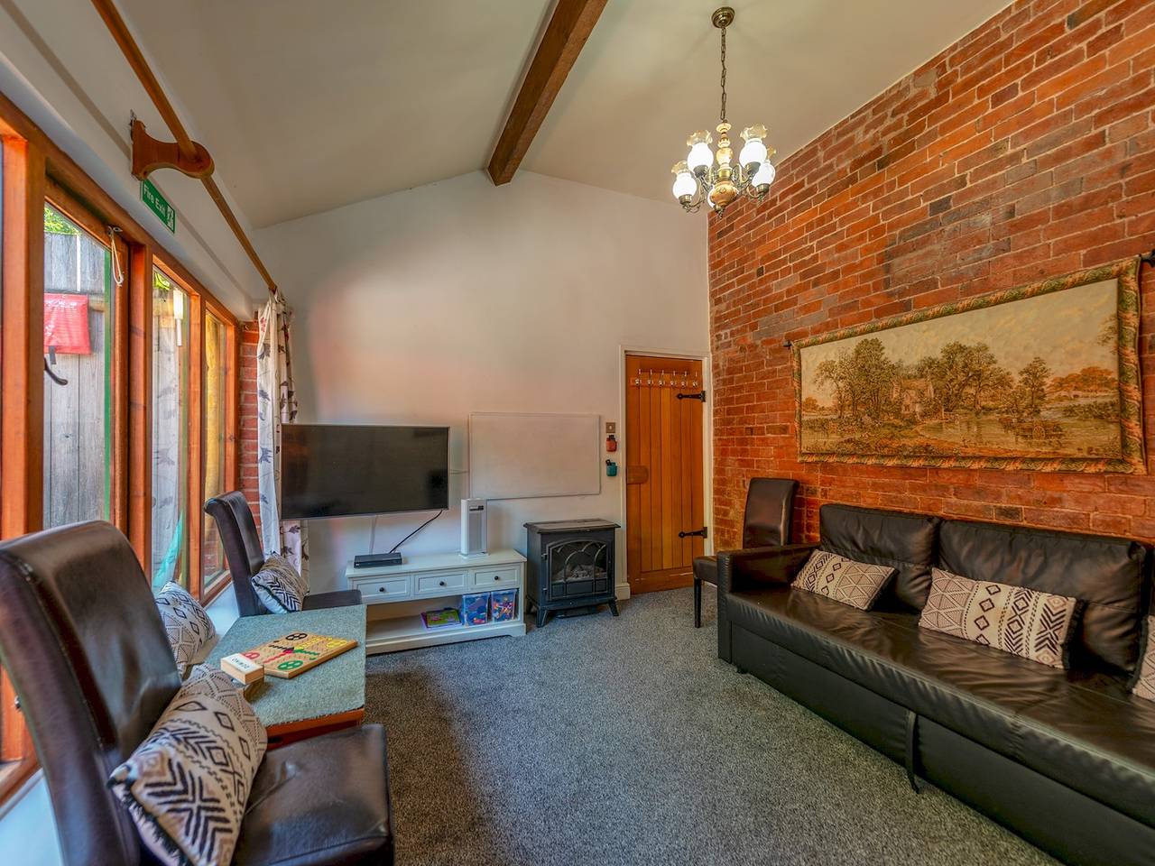 Squirrel Barn - Family Getaway | Pass the Keys in Stafford, Staffordshire