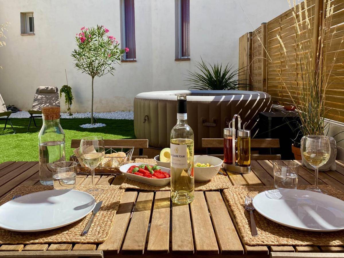 Appartement entier, Tiny Harmony - Logement confortable avec jardin et jacuzzi privés près d’Aix en Provence in Venelles, Région d'Aix-en-Provence