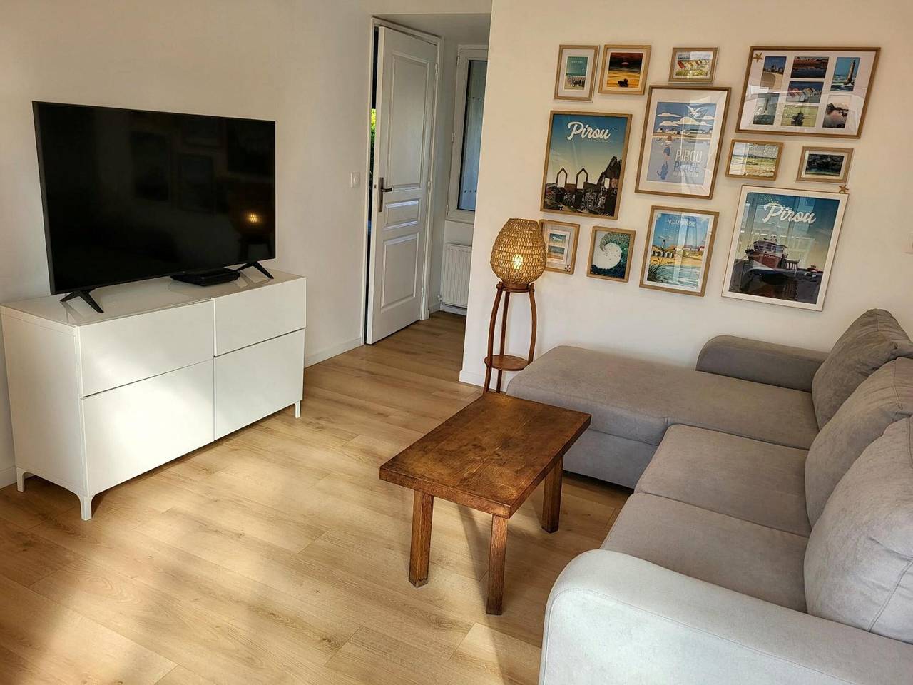Gîte Les Pirouettes : terrasse privée, jardin privé et Wi-Fi à deux pas de la plage in Pirou, Région de Coutances