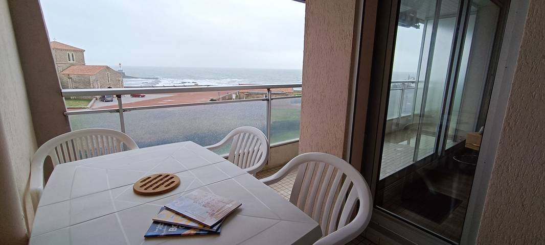 Gîte pour 4 personnes, avec balcon et vue sur l’océan dans Prieure Saint Nicolas Les Sables D Olonne - 2
