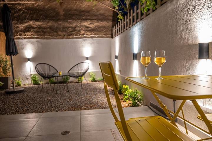 Gîte pour 4 personnes, avec jardin dans Itéa