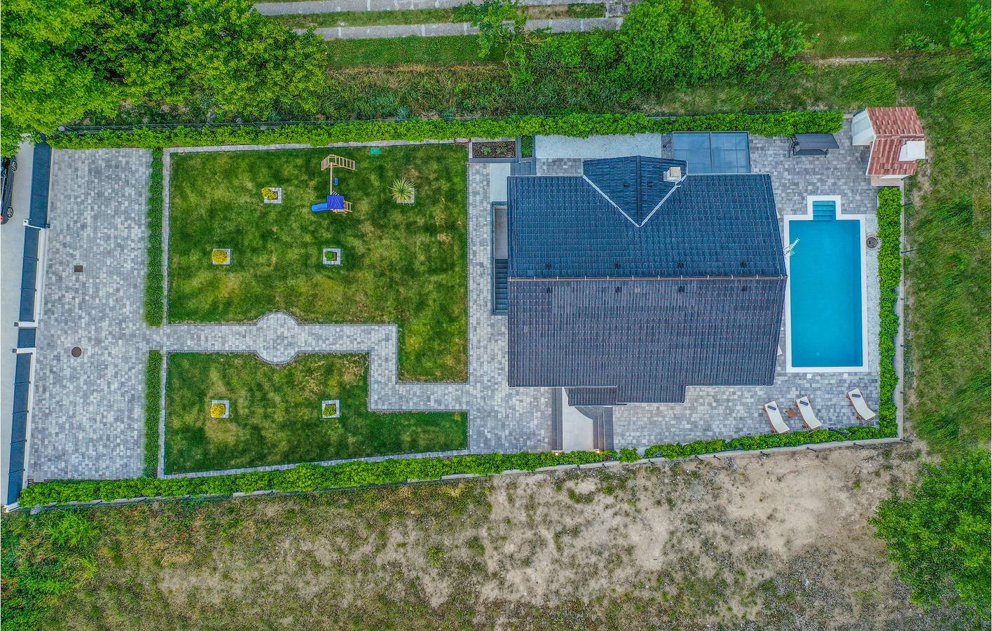 Reizende 2-Zimmer-Wohnung mit Pool in der Nähe des Flusses Cetina in Dalmatinisches Zagora