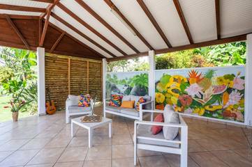 Parc de vacances pour 2 personnes, avec vue ainsi que jardin et piscine en Guadeloupe