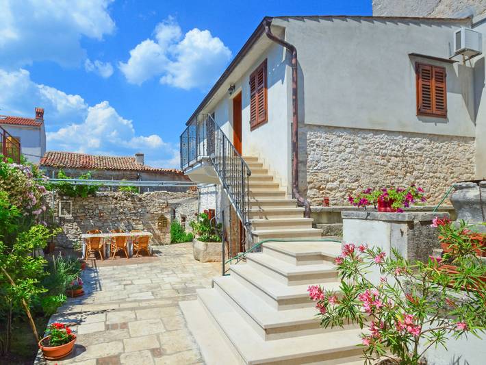 Ferienwohnung für 2 Personen, mit Terrasse und Garten