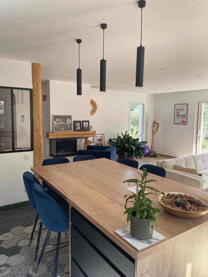 Location de vacances pour 8 personnes, avec terrasse ainsi que jardin et vue à Castirla - 2