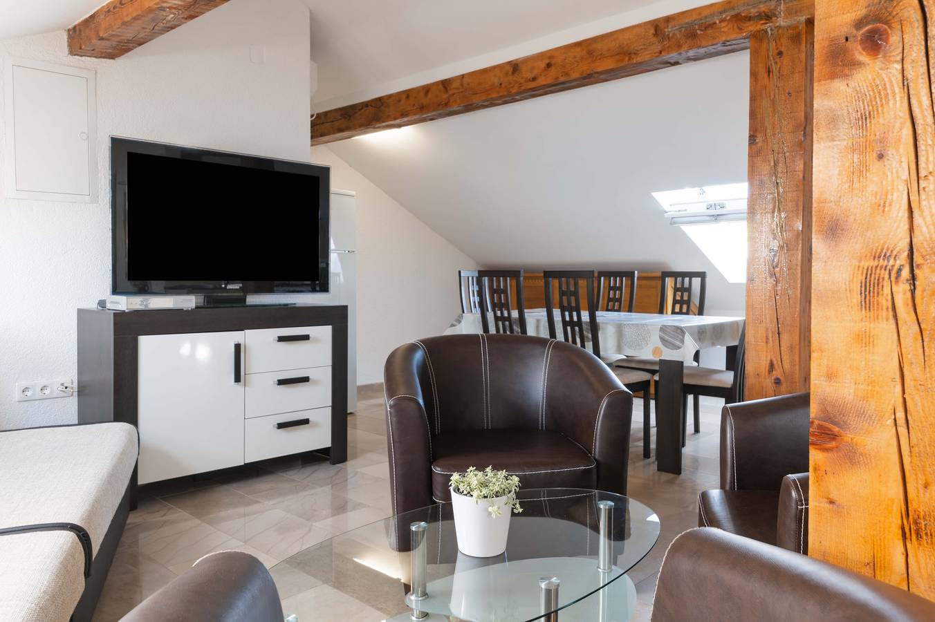 Studio entier, Studio-appartement en bord de mer Spazzio in Preko, Île d'Ugljan