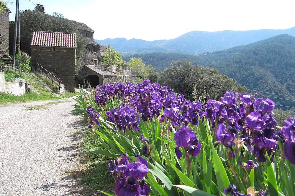 Gîte pour 2 personnes proche de Les Vans, au départ de sentiers de randonnées in Malarce-sur-la-Thines, Parc naturel régional des Monts d'Ardèche