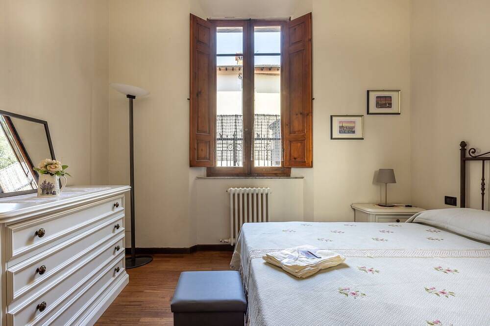 Casa Oliva With Garden And Wifi in Colle di Val d'Elsa, Siena Provinz