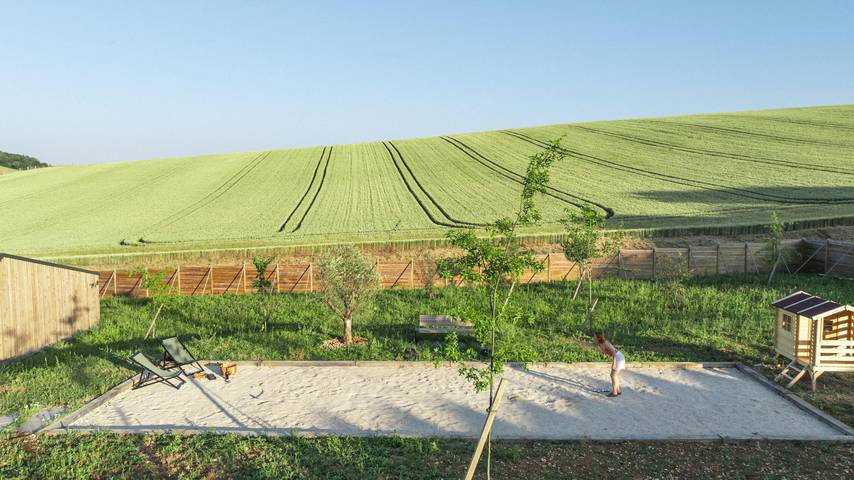 Gîte pour 11 personnes, avec terrasse ainsi que sauna et jardin dans Saint-Mards-en-Othe
