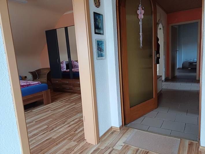 Ganze Ferienwohnung, Gemütliche Ferienwohnung mit Balkon in Merzig, Saar-Nahe-Bergland