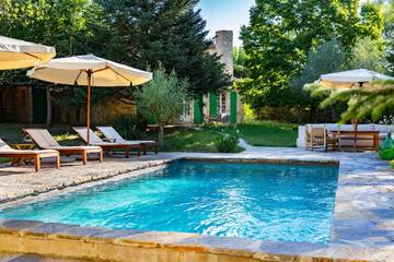 Cottage pour 13 personnes, avec jardin ainsi que piscine et vue à Saint-Just-et-Vacquières