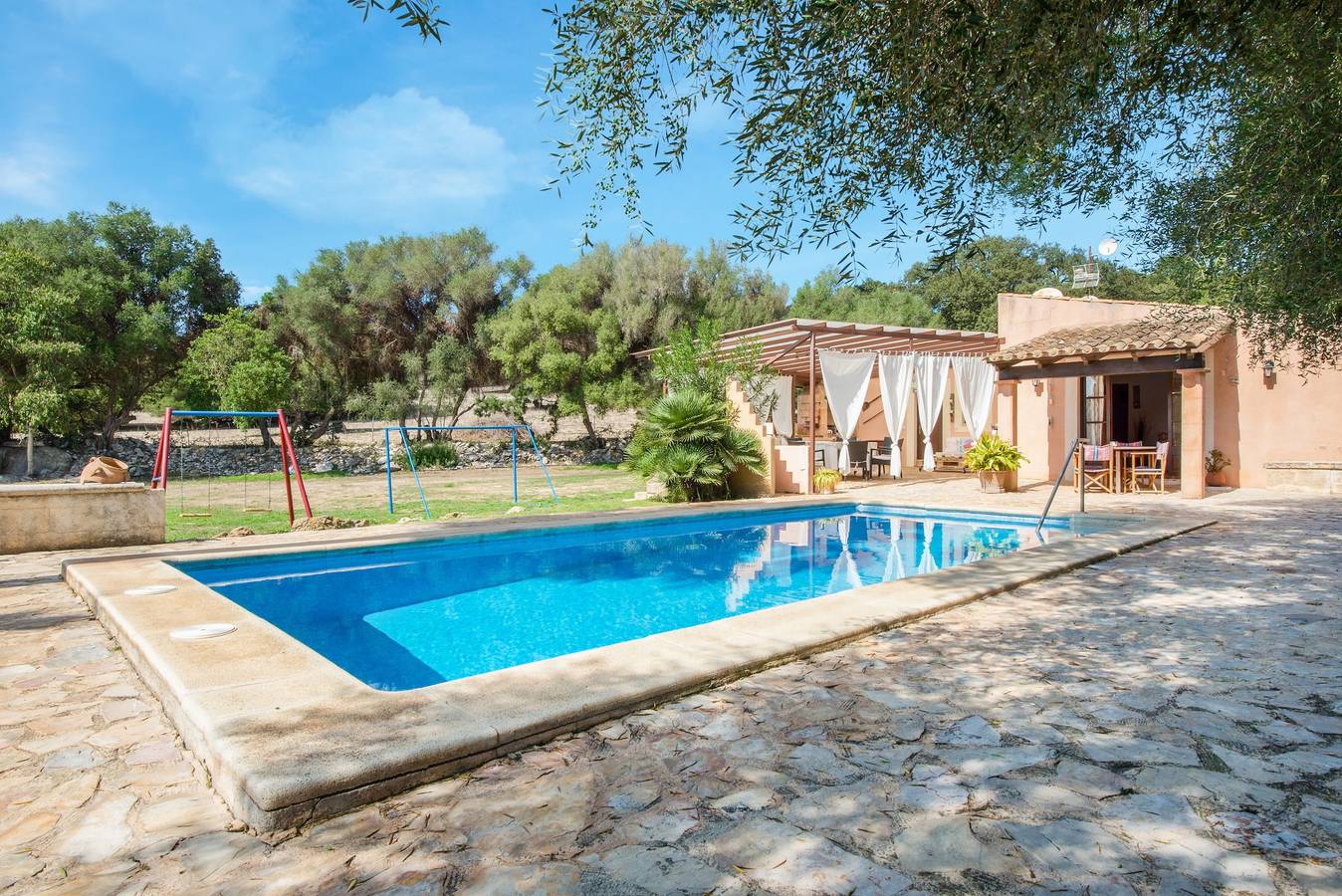 Villa fantastique climatisée avec piscine, jardin, terrasses, et Wi-Fi ; Parking disponible in Artà, Majorque de l'Est