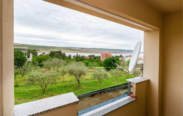 Ferienwohnung für 4 Personen, mit Terrasse und Garten in Rovanjska