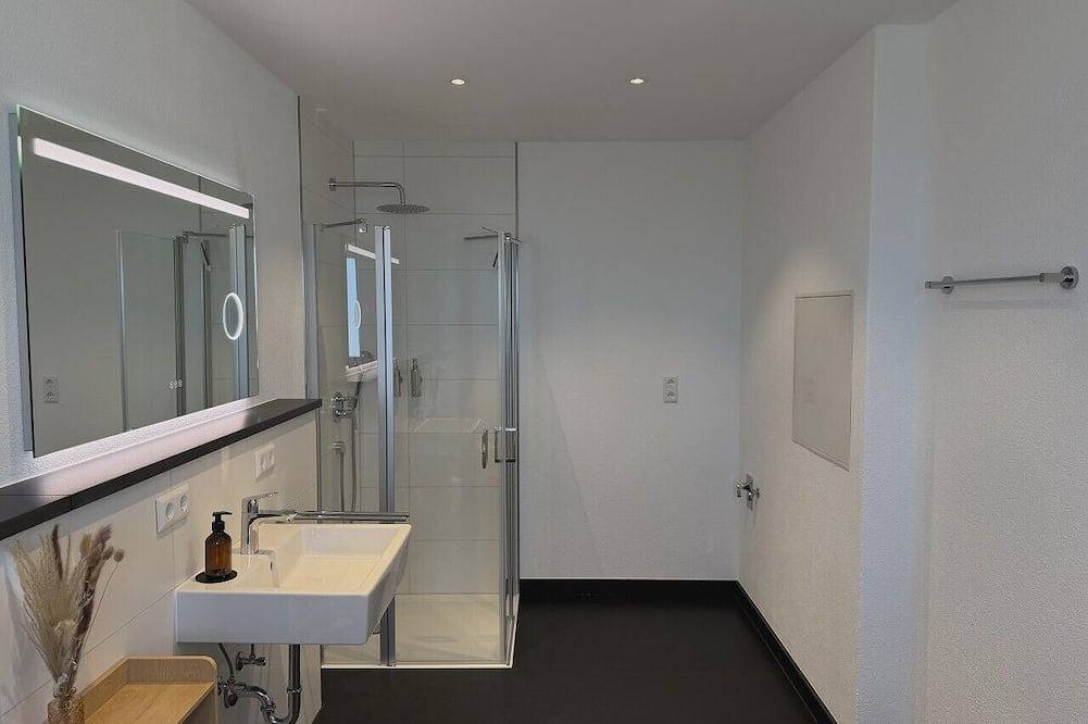 Ganze Wohnung, Compact Studio 14 Min Legoland Burgau | Smart Lock + Wlan in Burgau, Bayerisch Schwaben