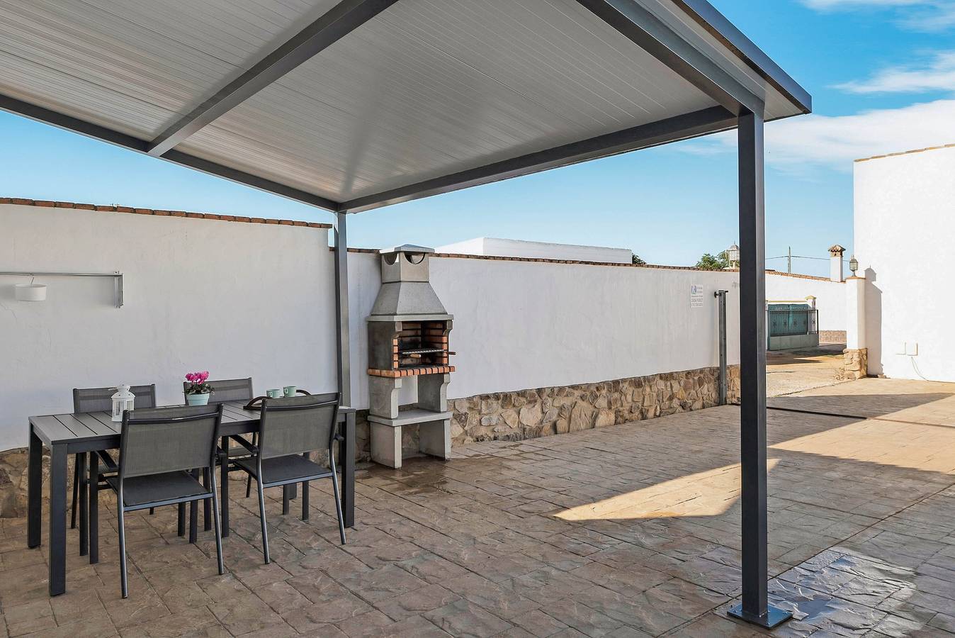 Villa 'Pablo' with Private Pool, Wi-Fi and Air Conditioning in Conil de la Frontera, Costa de la Luz
