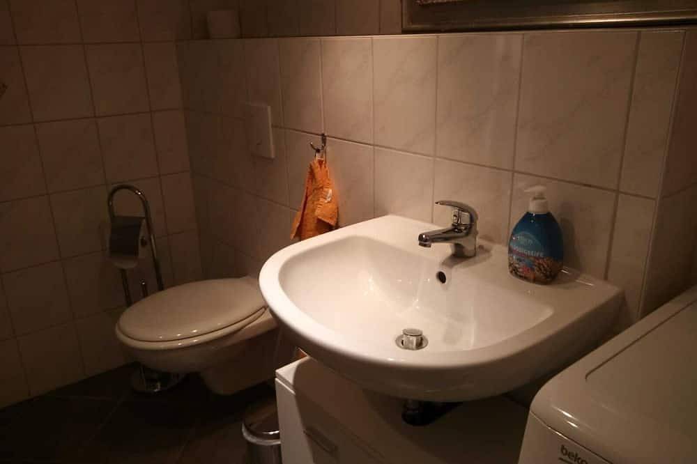 Ganze Wohnung, Gemütliche Fewo für bis zu 5 Personen, Küche, Bad, Wald, Terrassen in Briesensee, Neu Zauche