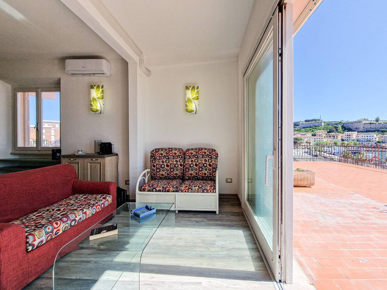 Appartement entier, Appartement 'Terrazza Sul Mare' avec vue sur la mer, Wi-Fi et climatisation in Portoferraio, Ile d'Elbe