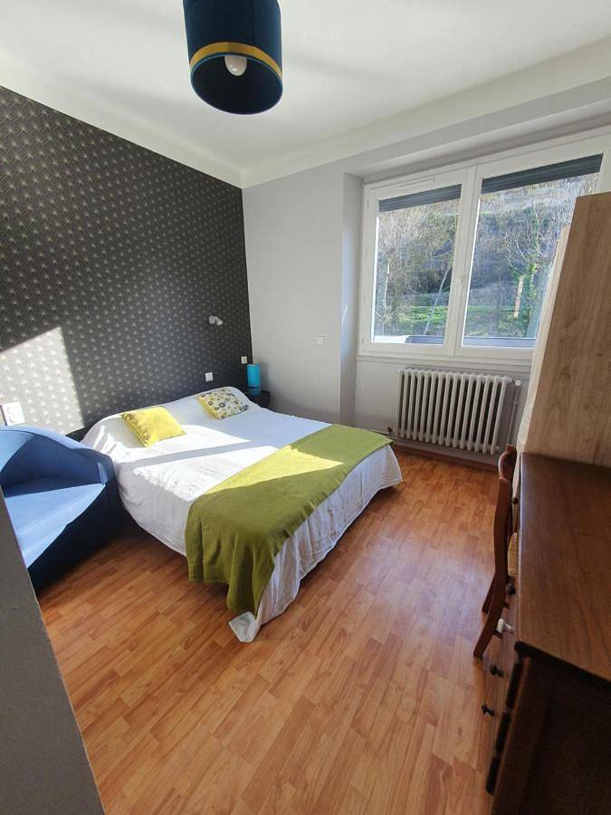 Chambre privée du Majestic in Saint-Affrique, Parc naturel régional des Grands Causses
